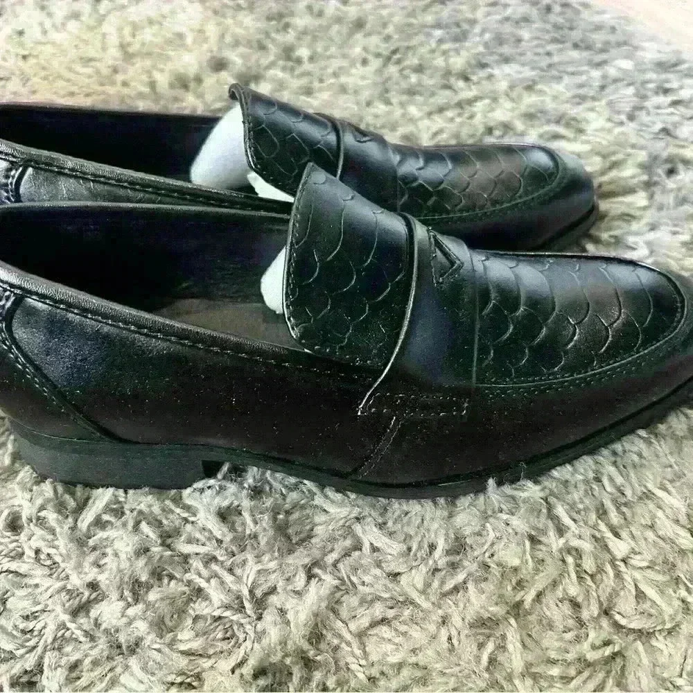 Boy Black Loafers NWB Size 33